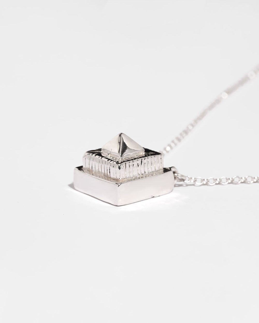 MUNERO NECKLACE / silver